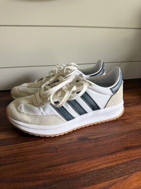 adidas White & Gray Suede-Trim Retro Sneakers